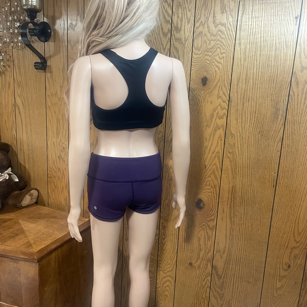 Lululemon" Boogie Shorts - Picture 4 of 16